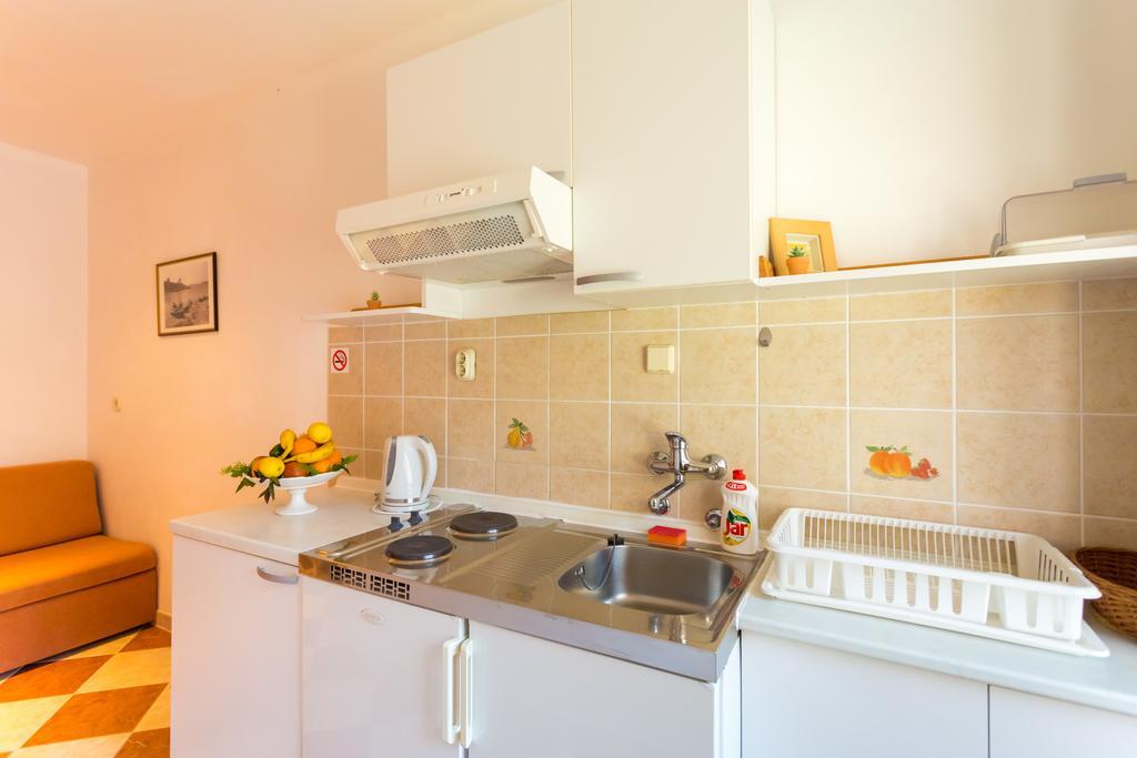Apartments Slavica Помена Экстерьер фото