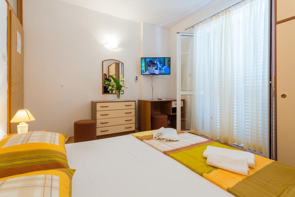Apartments Slavica Помена Экстерьер фото